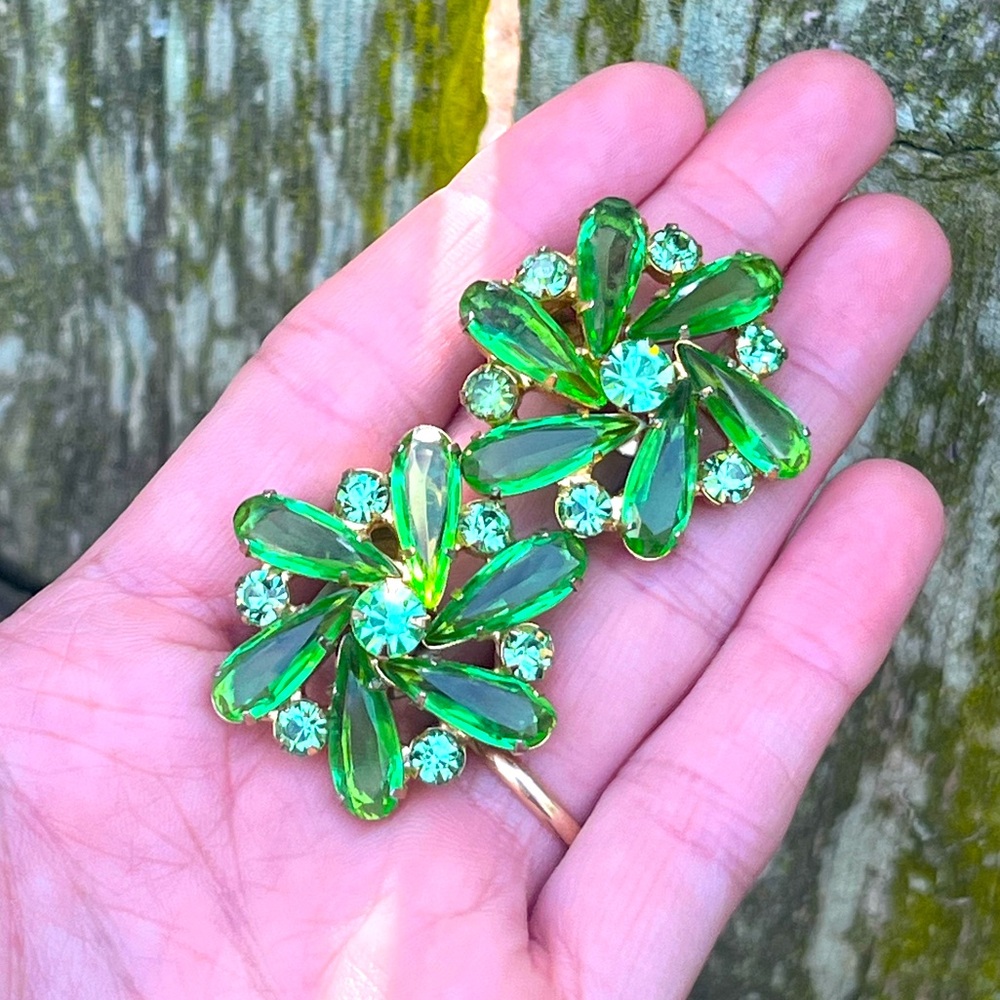 •vintage• uranium glass rhinestone earrings